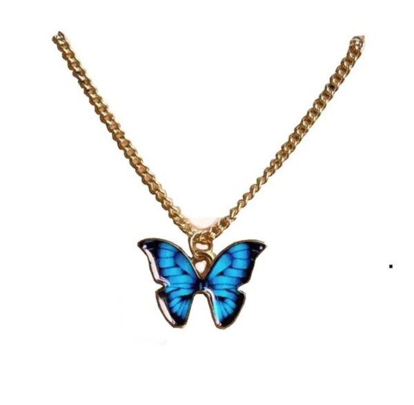 قلادة الفراشة الجريئة