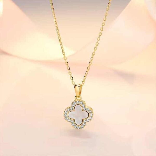 قلادة واي بتصميم خرزي (نسخة)