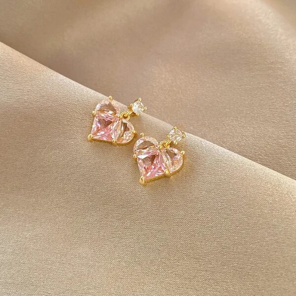 طقم قلب الكريستال الوردي