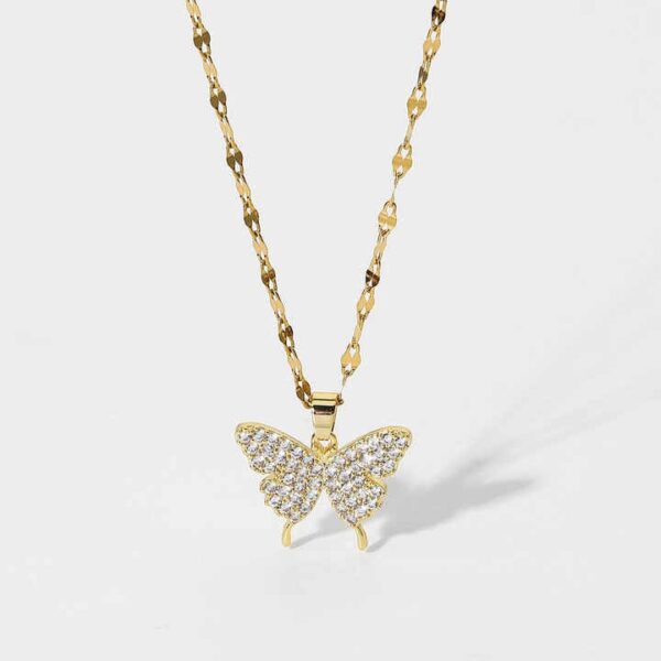 قلادة الفراشة اللامعة