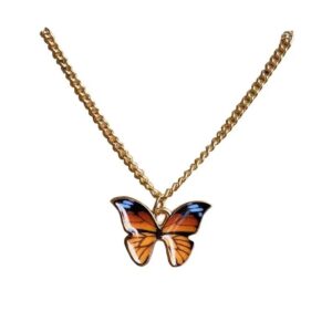 قلادة الفراشة الجريئة