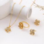 طقم زهرة الكرستال