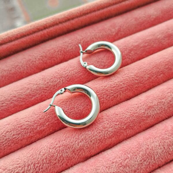 اقراط الكفة السميكة