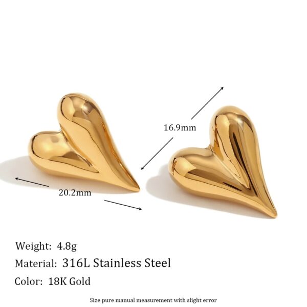 اقراط القلوب الذهبية